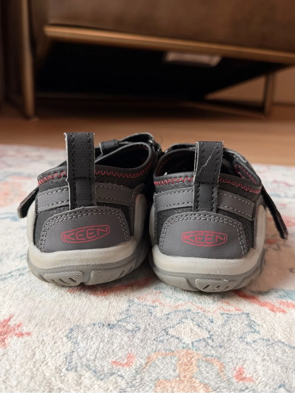 KEEN Kids Newport H2 closed-toe sandals in black, gray & red
